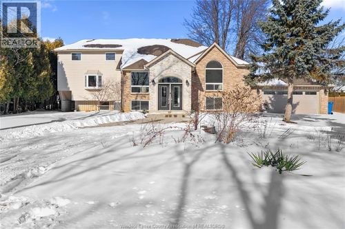 12042 Maisonneuve St, Tecumseh, ON, N8N4Z1 | Card Image