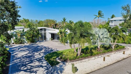 619 Buttonwood Dr, LONGBOAT KEY, FL, 34228-2922 | Card Image