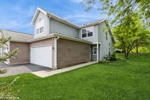 246 Grandview Ct, Algonquin, IL, 60102-1992 | Card Image