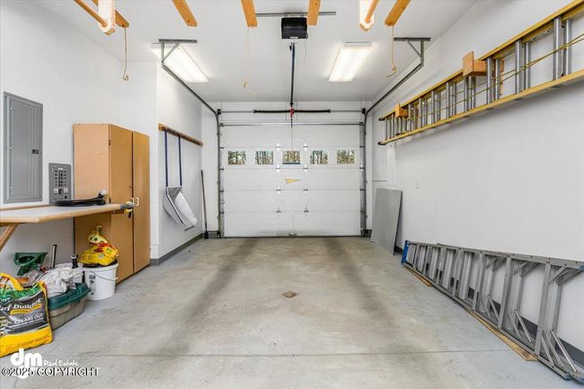 107 Garage | Image 108