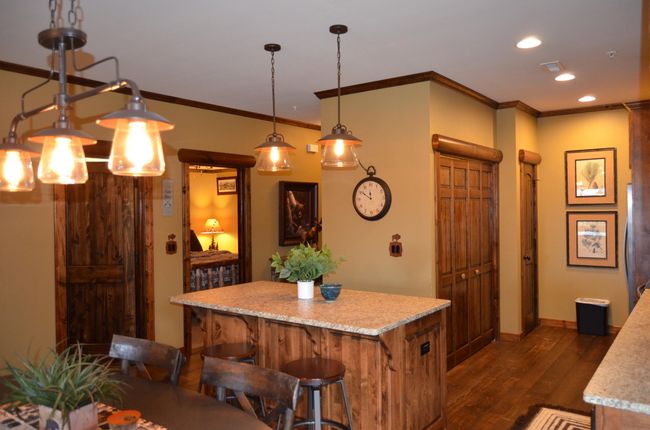 Kitchen Bar | Image 11