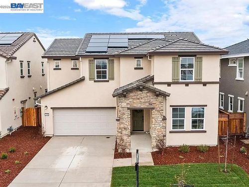 2789 Penrose Ln, Lathrop, CA, 95330-7400 | Card Image