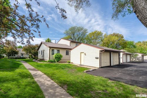 3419 Johnathan Ave, Bettendorf, IA, 52722-2824 | Card Image