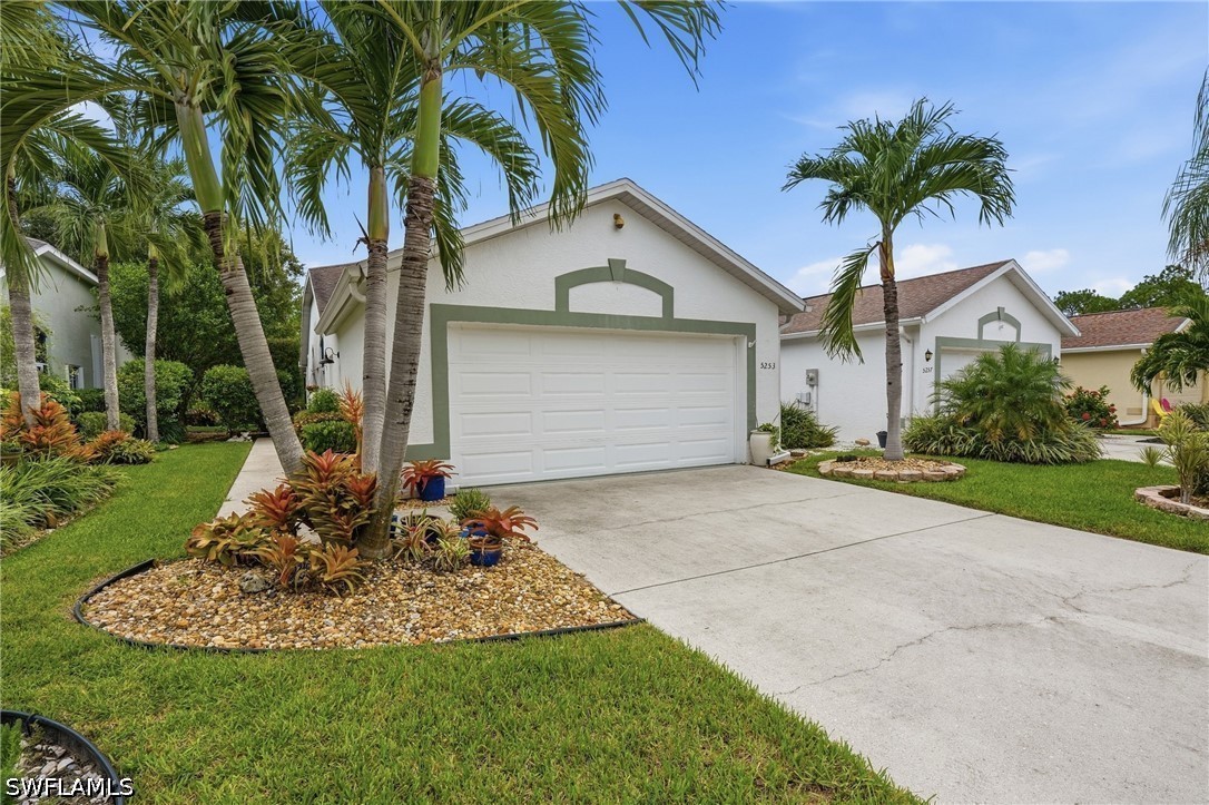 Residential in Naples 4