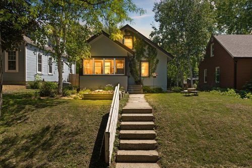 5233 44th Ave S, Minneapolis, MN, 55417-2211 | Card Image