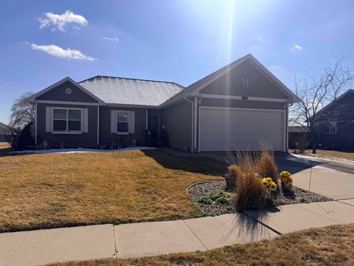 1555 Brandon Dr, Vermillion, SD, 57069-3801 | Card Image