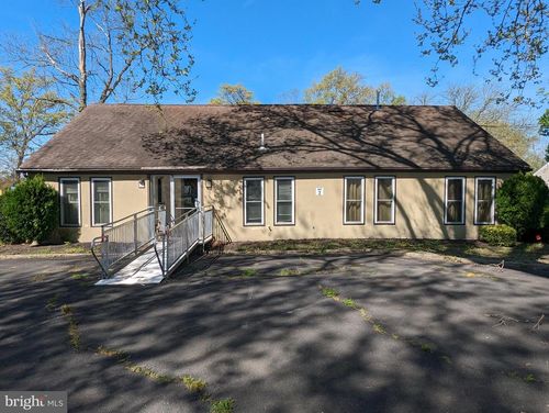 16 Reeves Ave, Hamilton, NJ, 08610-3817 | Card Image