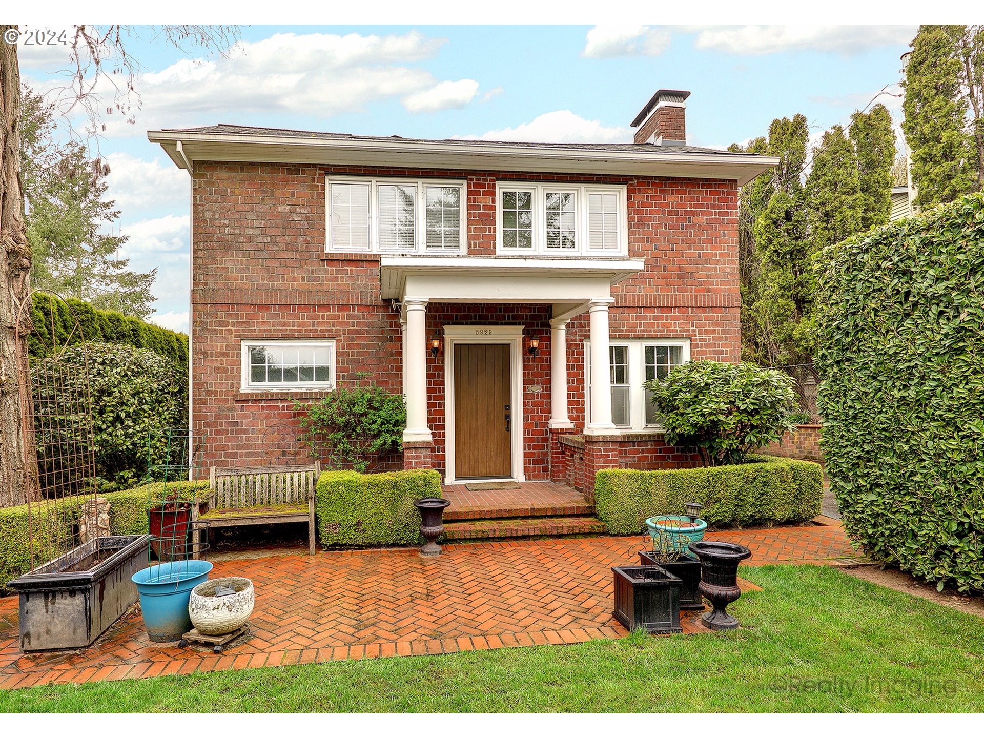 Taylor St, Portland, OR 97221
