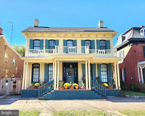 120 N Maple Ave, MARTINSBURG, WV, 25401-3326 | Card Image