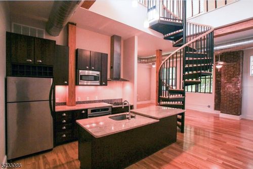 apt-3-988 Johnson Pl, Union, NJ, 07083-6997 | Card Image