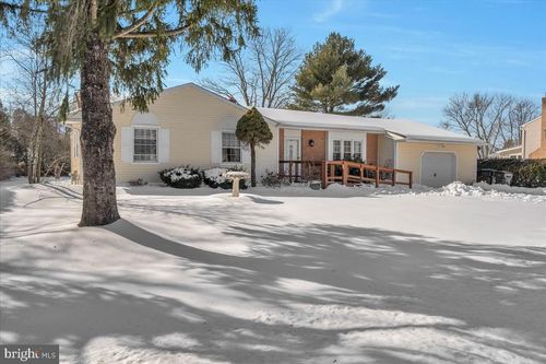 24 Constitution Blvd, Berlin, NJ, 08009-1352 | Card Image