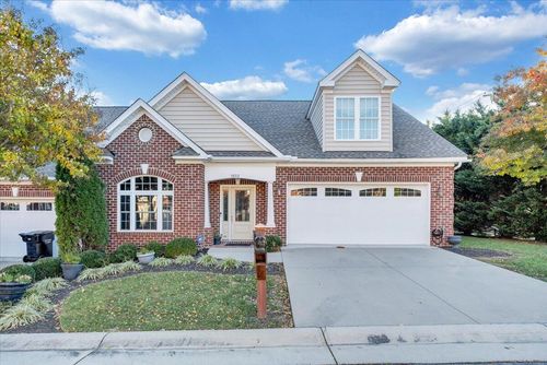 5603 Rockbridge Ct, Roanoke, VA, 24018-4054 | Card Image