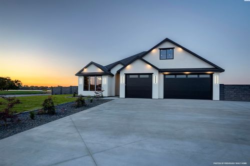 8601 Tendril Lane, Pasco, WA, 99301 | Card Image
