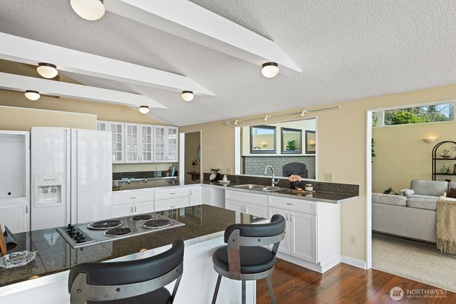11613 Sw Shawnee Rd, House other with 5 bedrooms, 3 bathrooms and null parking in Vashon WA | Image 6