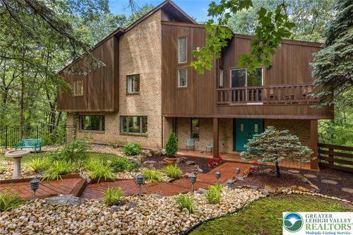 3385 Woodbridge Cir, Bethlehem, PA, 18017-1735 | Card Image