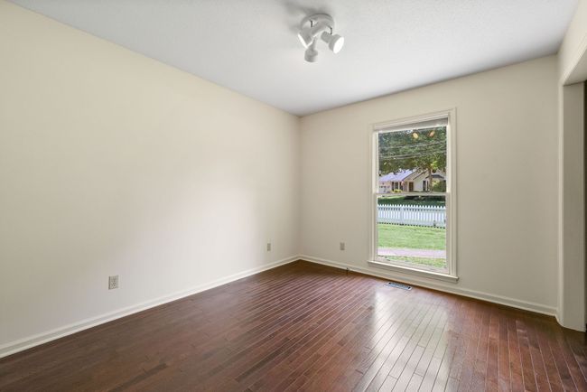 810 Burton Trl, House other with 3 bedrooms, 2 bathrooms and 4 parking in Adams TN | Image 17