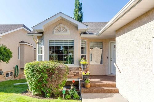 121 Sierra Morena Green Sw, Calgary, AB, T3H3E4 | Card Image