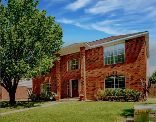 811 Valleycreek Rd, Mesquite, TX, 75181-2353 | Card Image