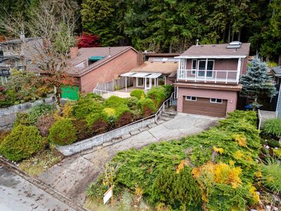 11 Axford Bay, House other with 5 bedrooms, 3 bathrooms and 4 parking in Port Moody BC | Image 1