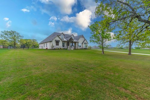 150 Las Brisas Dr, Decatur, TX, 76234-5813 | Card Image