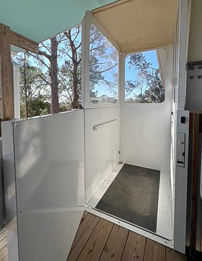 Elevator with Door open | Image 26