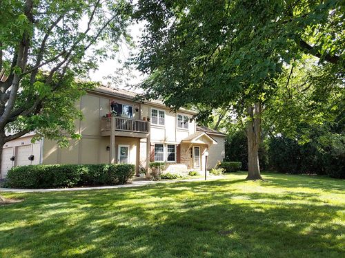 214 Redwood Ct, Vernon Hills, IL, 60061-1952 | Card Image