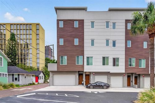 374 6th Street S, ST PETERSBURG, FL, 33701 | Card Image