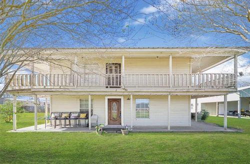 610 12th St, San Leon, TX, 77539-1200 | Card Image