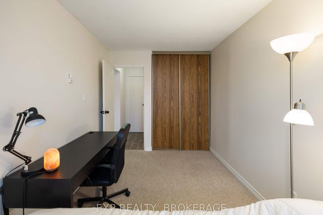 212 - 573 Armstrong Rd, Condo with 2 bedrooms, 1 bathrooms and 1 parking in Kingston ON | Image 18