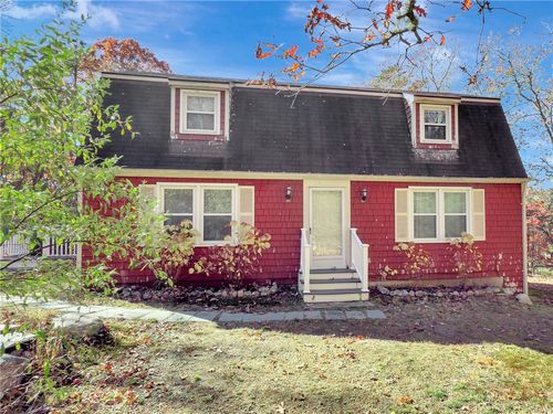 89 Narrow Ln, Charlestown, RI, 02813-3152 | Card Image