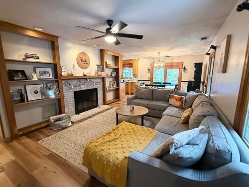 7 Orchard Rd, Sturbridge, MA, 01566-1104 | Card Image