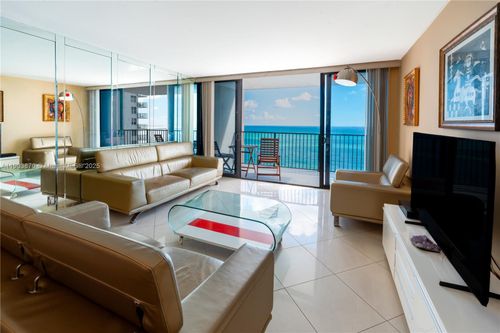 apt-2002-2101 S Ocean Dr, Hollywood, FL, 33019-2512 | Card Image