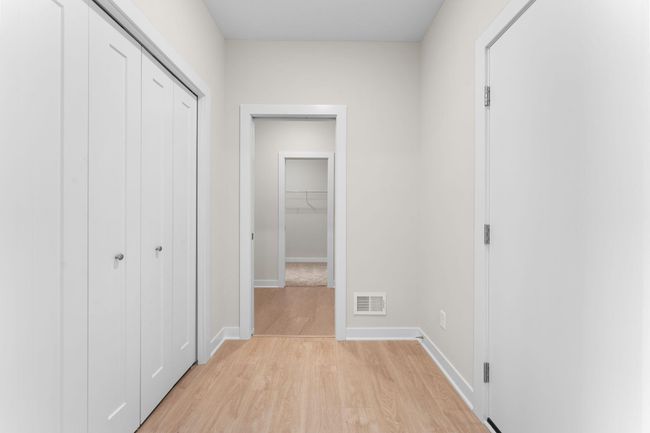 Walk-through mudroom to laundry | Image 26