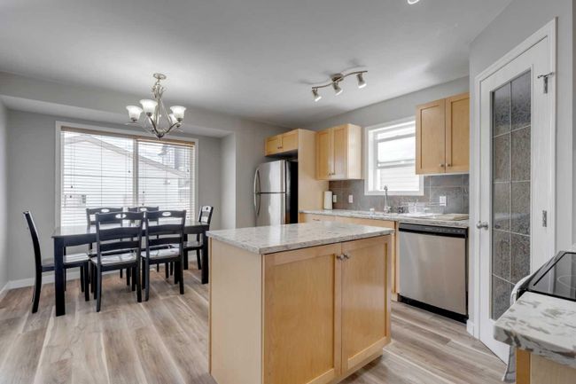 803 Taradale Dr Ne, House detached with 4 bedrooms, 3 bathrooms and 3 parking in Calgary AB | Image 6