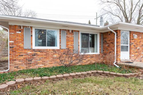 25738 Beck Rd, Novi, MI, 48374-2214 | Card Image