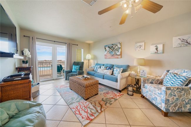 1006 - 5495 State Highway 361, Condo with 2 bedrooms, 2 bathrooms and null parking in Port Aransas TX | Image 14