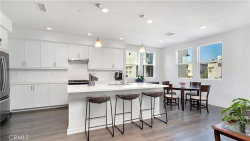 125 Allusion, Irvine, CA, 92602 | Card Image