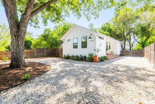 1112 Estes Ave, Austin, TX, 78721-2628 | Card Image