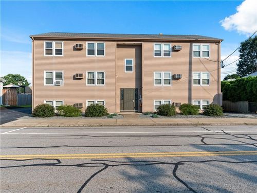 715 Cottage St, Pawtucket, RI, 02861-1253 | Card Image