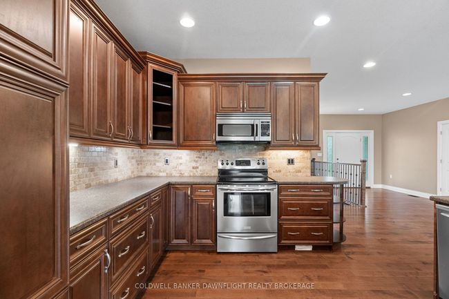 6407 Whalen Line, House other with 5 bedrooms, 3 bathrooms and 10 parking in Lucan Biddulph ON | Image 12