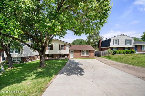 7329 Sideoats Dr, Crestwood, KY, 40014-8920 | Card Image