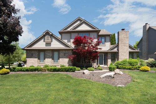 45432 White Pines Dr, Novi, MI, 48374-3718 | Card Image