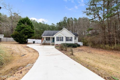 35 S Dandelion Green Ct, Selma, NC, 27576-7670 | Card Image