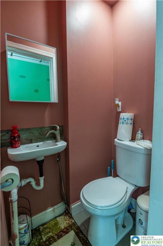 1013 Spruce St, House other with 5 bedrooms, 4 bathrooms and null parking in EASTON PA | Image 10