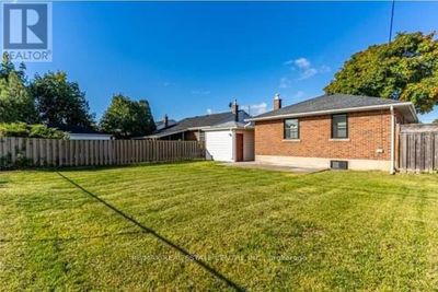 15 Greenwood St, House other with 3 bedrooms, 2 bathrooms and 3 parking in Hamilton ON | Image 3