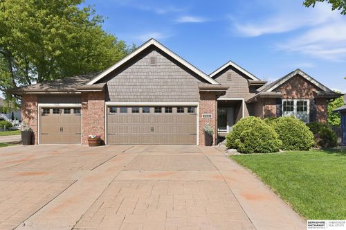 8001 S 94th St, La Vista, NE, 68128-2888 | Card Image