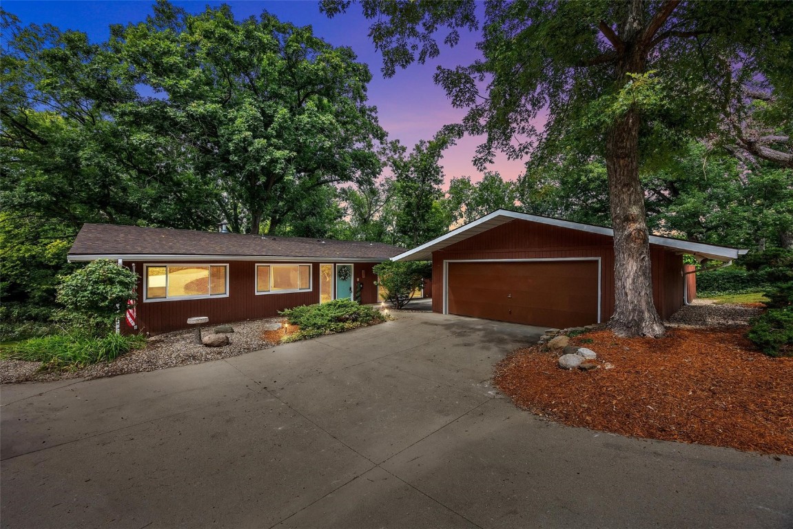 Terrace Hill Dr, Cedar Rapids, IA 52402