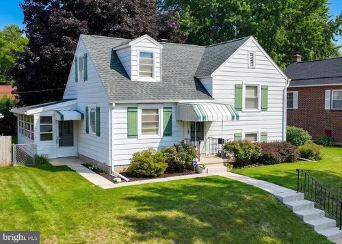 801 Carl St, YORK, PA, 17404-2406 | Card Image