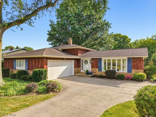 4963 Millwood Dr, Broadview Heights, OH, 44147-2233 | Card Image