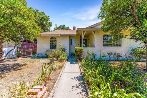 20328 Roscoe Blvd, Winnetka, CA, 91306-1868 | Card Image